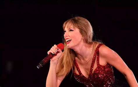 Taylor Swift cambia en Argentina la letra de “Karma” en un guiño al “chico de los Chiefs” Travis Kelce